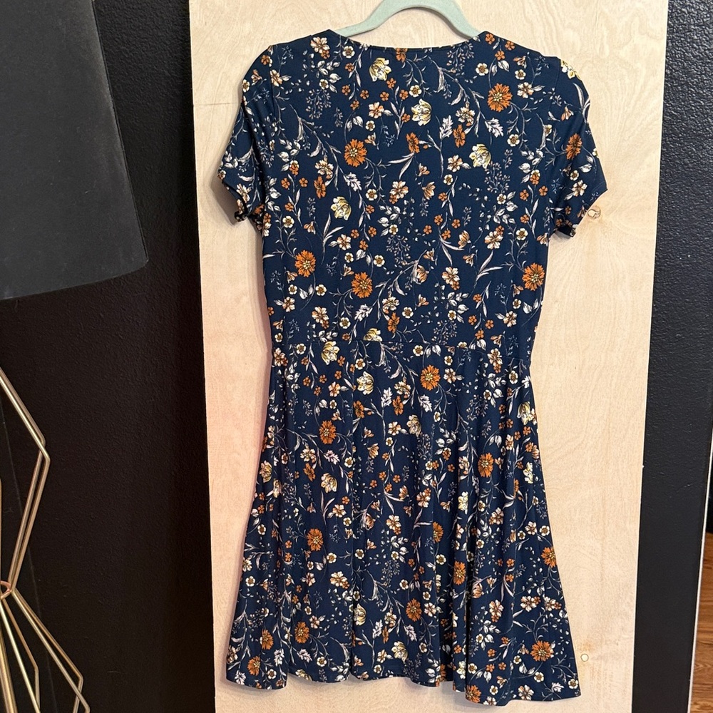 nine britton Navy Floral Scalloped V-Neck Mini Dress - Picture 3 of 3